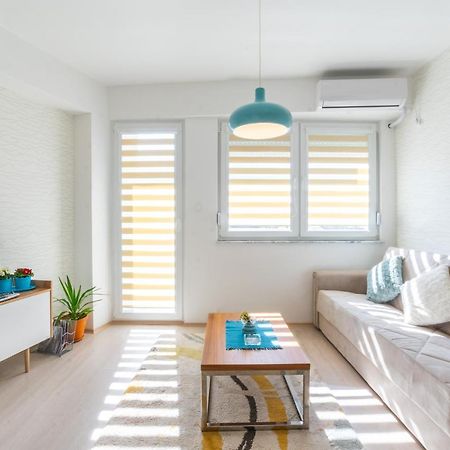 • Charming ǀ Near City Mall ǀ 1Br • Apartman Szkopje Kültér fotó